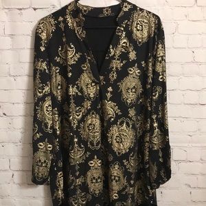 Black and gold 2 XL blouse. No brand tag. Beautiful 3/4 sleeve polyester blouse